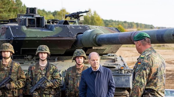 El canciller Scholz ha decidido finalmente suministrar tanques Leopard a Ucrania. La guerra ha entrado en una nueva dimensión.