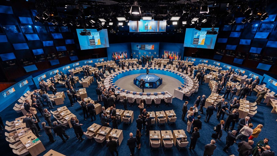 Reunión ministerial durante la Cena de Trabajo del Consejo OTAN-Ucrania en la Cumbre de la OTAN 2025 (24/06/2025). Foto: Ministerie van Buitenlandse Zaken / Aaron Zwaal (CC BY-SA 4.0)